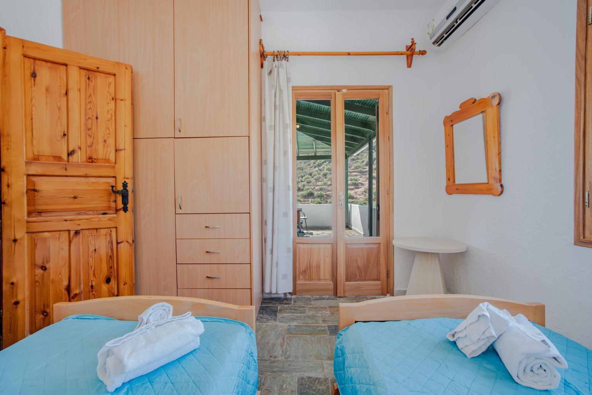 Athina Villas Истро Экстерьер фото