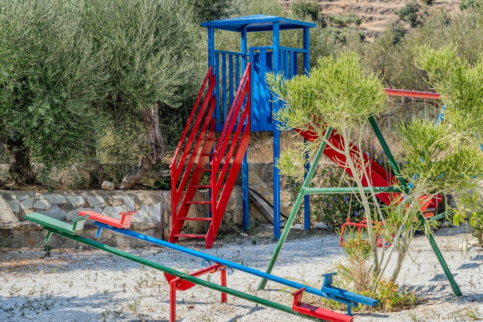 Athina Villas Истро Экстерьер фото